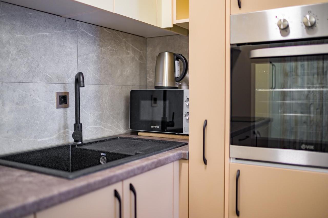 Apartman Epilux Tuzla Bagian luar foto