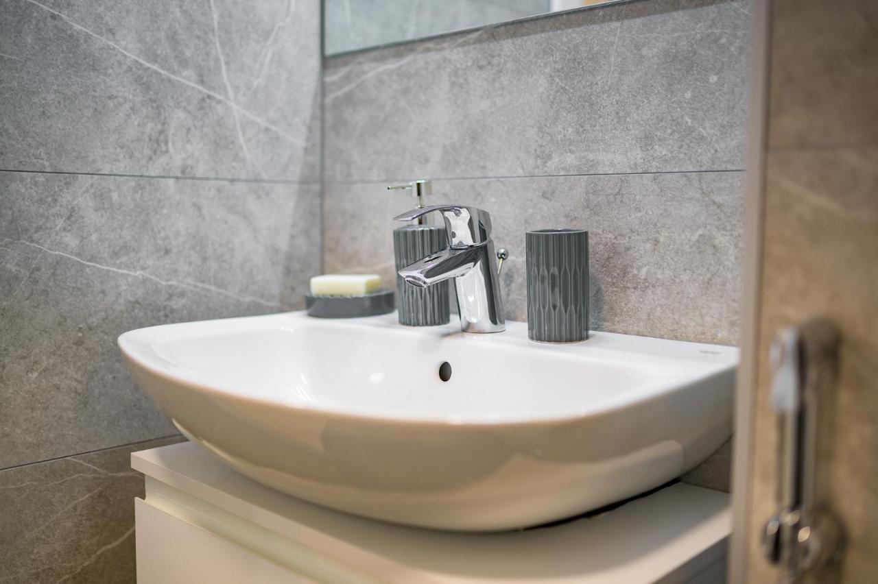 Apartman Epilux Tuzla Bagian luar foto