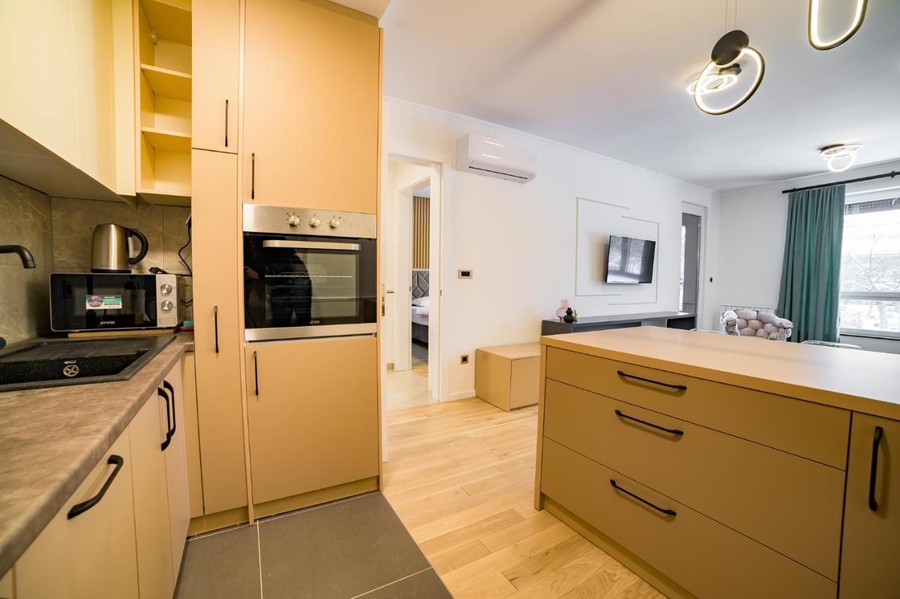 Apartman Epilux Tuzla Bagian luar foto